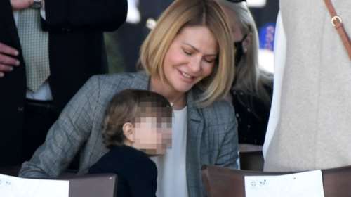 Τζένη Μπαλατσινού: Ο γιος της παρτάρει  με το... πλυντήριο ρούχων - Το μήνυμα της μαμάς του [Βίντεο]