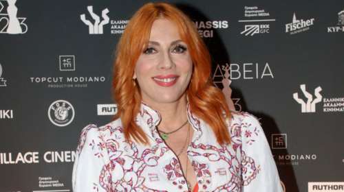 Σμαράγδα Καρύδη: Βραδινή έξοδος με μάξι δαντελένιο shirt dress Costarellos - Το λάθος στο styling