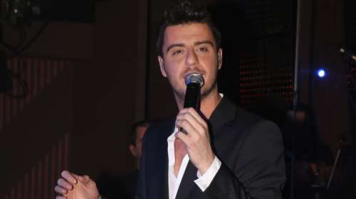 Γιάννης Μπέκας: Αντιμέτωπος με κακούργημα ο τραγουδιστής για το επεισόδιο με τους αστυνομικούς - Τι συνέβη