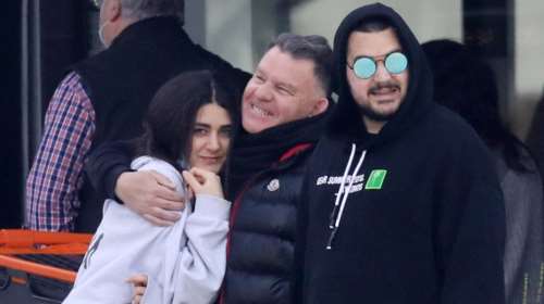 &quot;Βράχος&quot; ο Χρήστος Κούγιας για την αδερφή του και τη μητέρα του - Η συγκινητική στιγμή από την κηδεία του ποινικολόγου