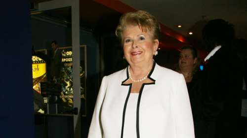 Ελάχιστοι πήγαν στο μνημόσυνο της Βέφας Αλεξιάδου: Απούσες οι δύο εγγονές της - &quot;Εχουν σταματήσει να απαντούν&quot;