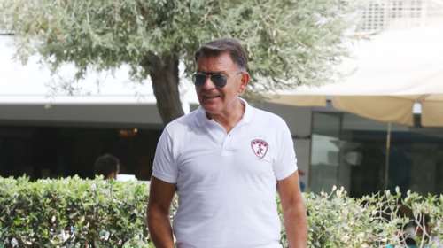 Αλέξης Κούγιας: Ο άγνωστος γάμος, ο ξαφνικός θάνατος της συζύγου του και η ζωή 10 χρόνια σε ξενοδοχείο