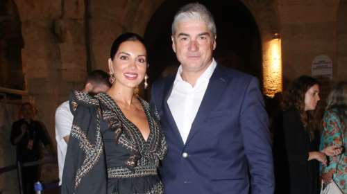 Η Σταματίνα Τσιμτσιλή σε dinner με τον Θέμη Σοφό και τα τρία παιδιά τους