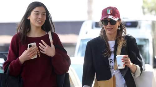 Η Μελίνα Νικολαΐδη πέτυχε το απόλυτο viral στο TikTok - Έδειξε τι έχει μέσα η τσάντα της Δέσποινας Βανδή