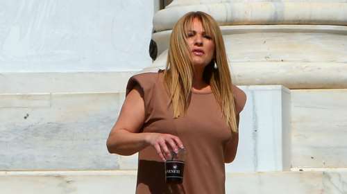 Μαριάννα Τουμασάτου:  &quot;Παλιά παίρναμε βαρέα και ανθυγιεινά, τώρα μας δίνουν μόνο κλωτσιές&quot; [Βίντεο]