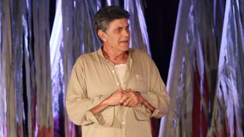 Αστραψε και βρόντηξε ο Μπέζος: Σιχαίνομαι απίστευτα τον χαβαλέ [βίντεο]