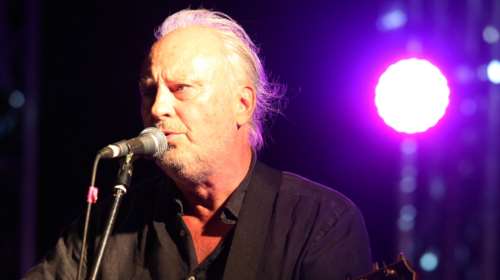 O Ρομπερτ Ουίλιαμς είχε συνθέσει και τον ύμνο της ΝΔ - Συλλυπητήρια από Μητσοτάκη και Καραμανλή [βίντεο]