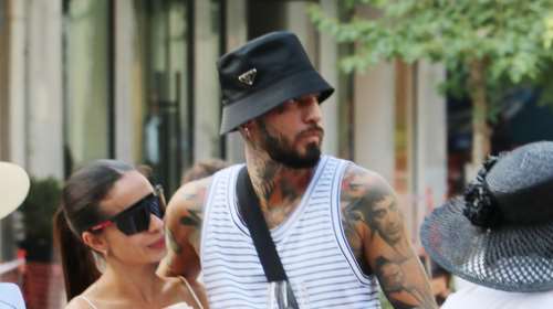 Snik: Καρέ καρέ η βόλτα του στο κέντρο της Αθήνας με νέα εντυπωσιακή συνοδό [εικόνες]