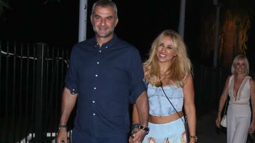 Gilrs night out: Η Γωγώ Μαστροκώστα αγκαλιά με τη 14χρονη πανύψηλη κόρη της, Βικτώρια [εικόνα]