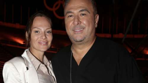 Ελένη Πασχαλίδου: Με total denim look και μακριά ξανθά μαλλιά στη Νέα Υόρκη