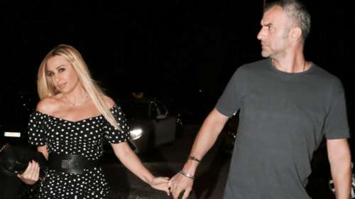 Γωγώ Μαστροκώστα: Με μικρό μαύρο σούπερ μίνι φόρεμα σε βραδινή έξοδο με τον Τραϊανό Δέλλα [Εικόνες]