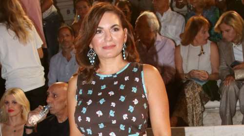 Ολγα Κεφαλογιάννη: Με office look στο κέντρο της Αθήνας - Η λεπτομέρεια στα κοσμήματα [εικόνες]