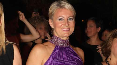 Νατάσα Παζαΐτη: Μαυρισμένη, με ονειρεμένο λευκό φόρεμα, στο Ηρώδειο το 2007