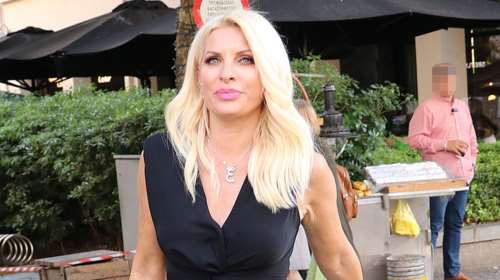 Ελένη Μενεγάκη: Το ατύχημα στο Λούνα Παρκ - Κατέβηκε η μπλούζα της ενώ προσπαθούσε να κρατηθεί