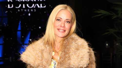 Η Ζέτα Μακρυπούλια με γούνα τον Μάρτιο: Ο chic συνδυασμός, η λάθος τσάντα και η τρυφερή αγκαλιά με πρώην σύντροφό της