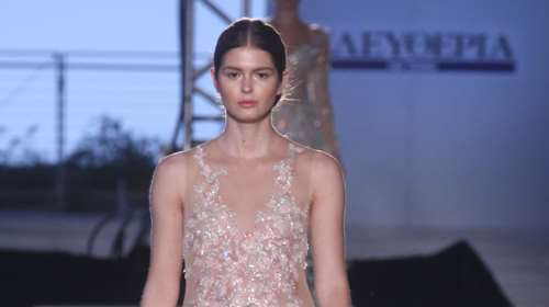 Aμαλία Κωστοπούλου: Με αναλογίες μοντέλου στο Μόντε Κάρλο με μίνι party dress της Σίλιας Κριθαριώτη