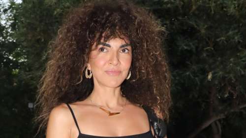 Μαρία Σολωμού: Ποζάρει με εκπληκτικό μπικίνι Christian Dior σε παραλία της Σαντορίνης