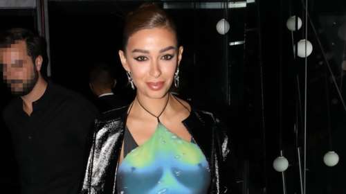 Ελένη Φουρέιρα: Ποζάρει με λύκρα ολόσωμη φόρμα και καμουφλάζ στην φουσκωμένη κοιλιά της