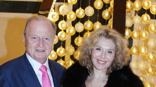 Σπάνια εμφάνιση για την εγγονή του Βασίλη Τσιτσάνη, Ζωή -Βραδινή έξοδος με τον εφοπλιστή σύζυγό της