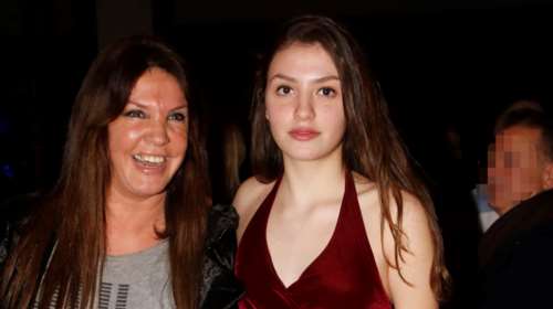 Αγνώριστη η πανύψηλη κόρη της Βάνας Μπάρμπα: Άφησε το μόντελινγκ και σπουδάζει φιλοσοφία στην Πάτρα [Εικόνες]