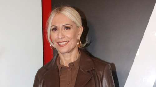 Μαρία Μπακοδήμου: Η στιλάτη και safe εμφάνιση με μονοχρωμία - Η τσάντα που έσπασε τη μονοτονία