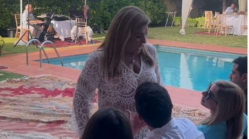 Δέσποινα Μοιραράκη: Το πάρτι γενεθλίων στο κήπο της μονοκατοικίας της με την τεράστια πισίνα - Με μπουχάρες στρωμένες στο γκαζόν