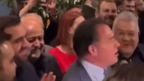 Viral ο Άδωνις Γεωργιάδης που χτυπιέται φωνάζοντας "και α και ου και ΔΑΠ-ΝΔΦΚ" [βίντεο]