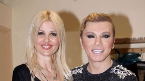 Ελενα Ράπτη: Καλοκαιρινή βραδινή εμφάνιση με λευκό παντελόνι και πλατφόρμες [εικόνες]