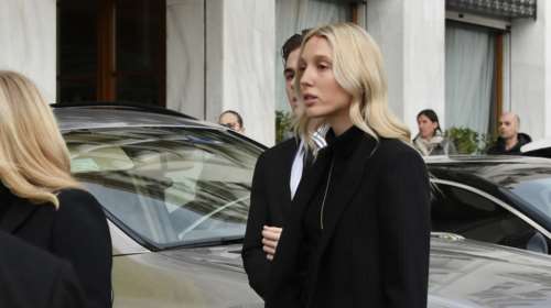 Μαρία Ολυμπία, η θλιμμένη εγγονή του τέως βασιλιά - Η πένθιμη εμφάνιση δίπλα στη μητέρα της [εικόνες]