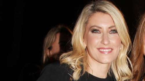 Σία Κοσιώνη: Βραδινή βόλτα στη Διονυσίου Αεροπαγίτου