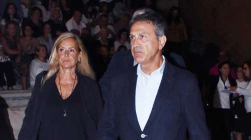 Ο Γιώργος Νταλάρας σε χαλαρή διάθεση στη Σύρο - Η φωτογραφία που ανέβασε