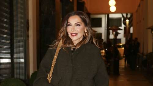 "Τσίκνισε" η Δέσποινα Βανδή σε αθηναϊκή ταβέρνα