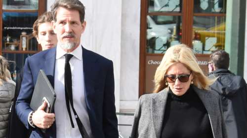 Μαρί Σαντάλ: Στιλάτη τουρίστρια στην Αθήνα μαζί με τον Παύλο και τον γιο τους Αριστείδη