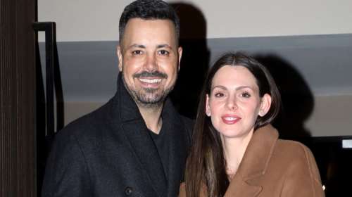 Ο Πέτρος Κουσουλός έγινε πατέρας για τέταρτη φορά - Η φωτό με τη σύζυγό του από το μαιευτήριο