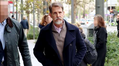 Παύλος Ντε Γκρες: Αγκαλιά με τη Μαρί Σαντάλ και τους γιους του - Η οικογενειακή στιγμή τους [Εικόνα]