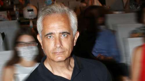 Ο Σωκράτης Αλαφούζος στην Επίδαυρο με τη σύντροφό του και την κούκλα κόρη του -Είναι ίδια η μαμά της
