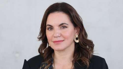 Όλγα Κεφαλογιάννη: Τα nude βραδινά πέδιλα που φόρεσε σε event μόδας - Τα αξεσουάρ που απογείωσαν το σύνολό της