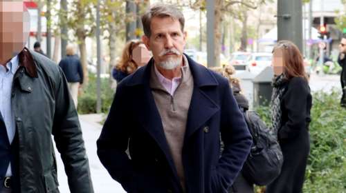 Παύλος Ντε Γκρες: Μίνι διακοπές σε ξενοδοχείο στη Μάνη- Πετρόχτιστο, παραδοσιακής αρχιτεκτονικής με πανοραμική θέα