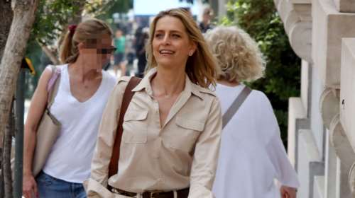 Τατιάνα Μπλάτνικ: Στρώνει το γιορτινό τραπέζι στο νέο της διαμέρισμα