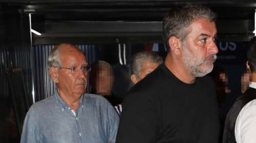 Βασίλης Μπισμπίκης: Πήγε στην πρεμιέρα της Βανδή με τους γονείς του - Η σπάνια οικογενειακή εμφάνιση