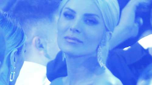 Κατερίνα Καινούργιου: Εντυπωσιακή, σε έξοδό της στα μπουζούκια με φίλο της [εικόνες]