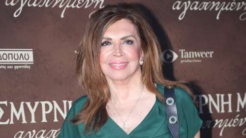 Η Μιμή Ντενίση με το πιο κομψό ολόσωμο μαγιό στην Κίμωλο - Διχρωμία και animal print