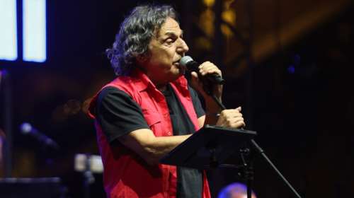 Βασίλης Παπακωνσταντίνου: Ενα ατύχημα τον ανάγκασε να αναβάλει συναυλία του