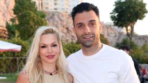 Βίκυ Κάβουρα-Γιώργος Τζαβέλλας: Η πρώτη κοινή εμφάνιση μετά τη γέννηση της κόρης τους - Το cropped τοπ της ηθοποιού