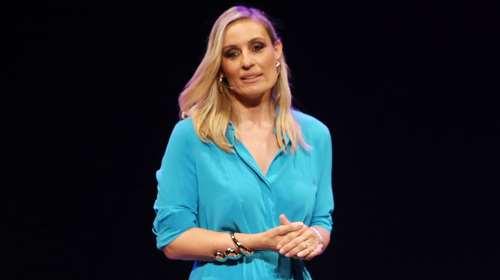 Η Ελεονώρα Μελέτη καστανή και με πολύ κοντά μαλλιά όταν έδινε Πανελλήνιες - Δείτε την εικόνα