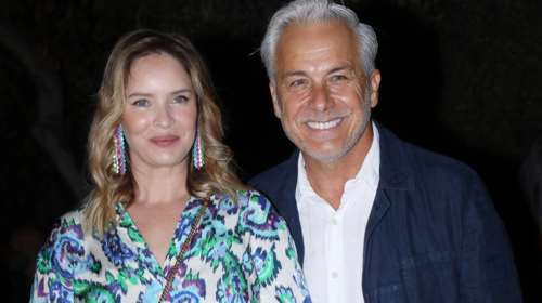 Ανίτα Μπραντ: Φόρεσε το πιο όμορφο φθινοπωρινό φόρεμα με λαχούρια σε παστέλ αποχρώσεις