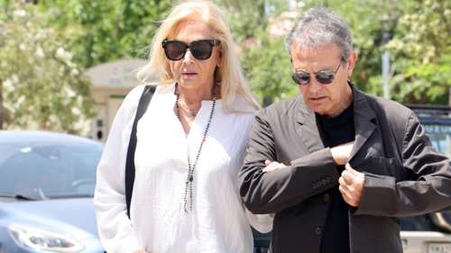Γιώργος και Άννα Νταλάρα: Βόλτες στο Βερολίνο - Το πατίνι της συζύγου του ερμηνευτή
