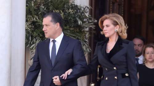 Αδώνις Γεωργιάδης - Ευγενία Μανωλίδου: Χαμογελαστοί σε γιορτινό κοσμικό κάλεσμα