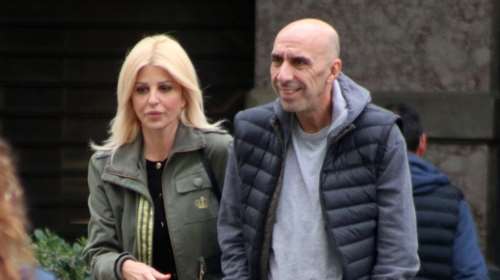 Έλενα Ράπτη - Γιάννης Μπρατάκος: Αχώριστοι και ερωτευμένοι στο κέντρο της Αθήνας