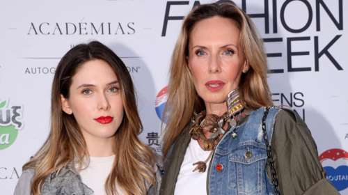 Εβελίνα Παπούλια: &quot;Χώρισα τον δεύτερο σύζυγό μου γιατί δεν μου άρεσε η συμπεριφορά του στην κόρη μου&quot;